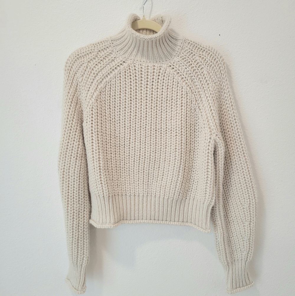 H&M Cream Knit Turtleneck Sweater XS Cozy